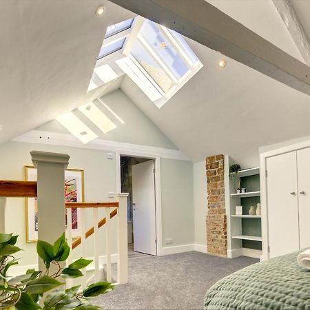The Nook - A Modern 2 Bedroom Loft With Parking リポン エクステリア 写真