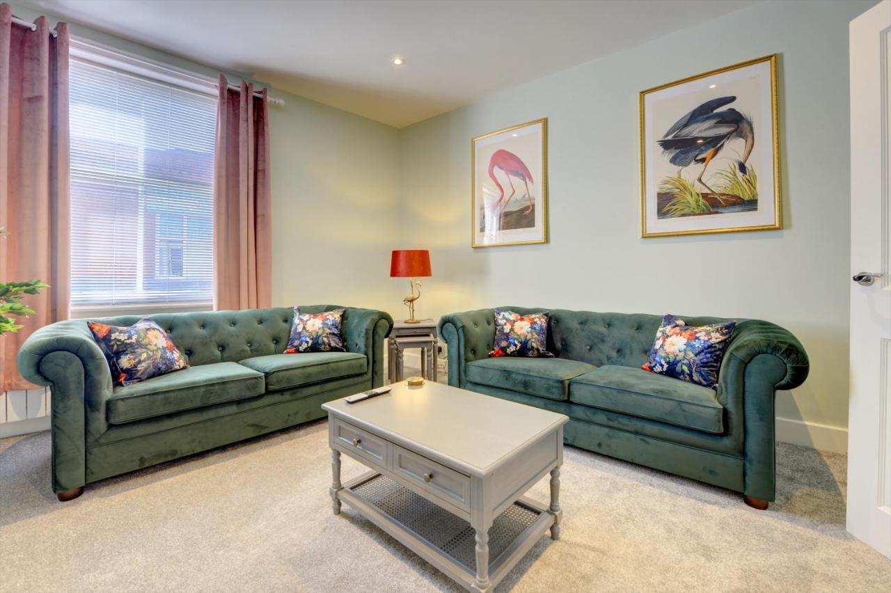 The Nook - A Modern 2 Bedroom Loft With Parking リポン エクステリア 写真
