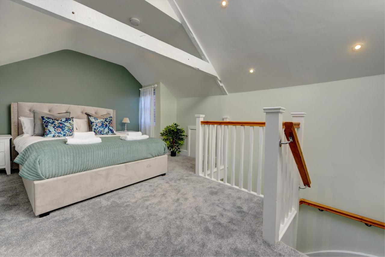 The Nook - A Modern 2 Bedroom Loft With Parking リポン エクステリア 写真