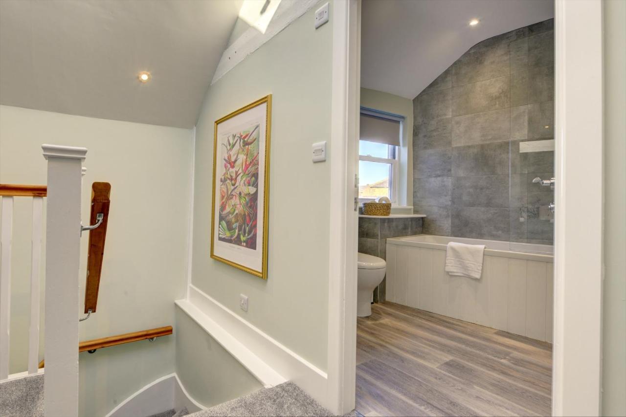 The Nook - A Modern 2 Bedroom Loft With Parking リポン エクステリア 写真