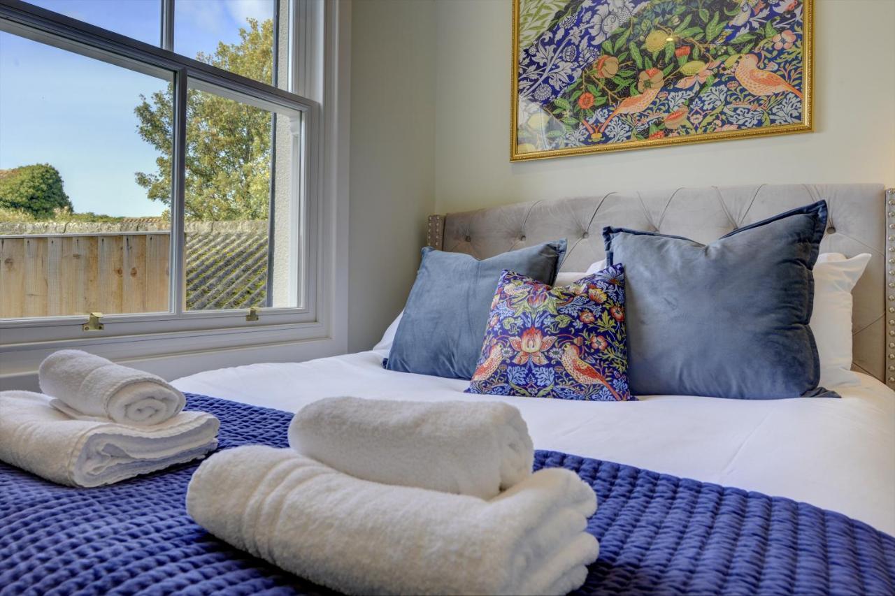 The Nook - A Modern 2 Bedroom Loft With Parking リポン エクステリア 写真